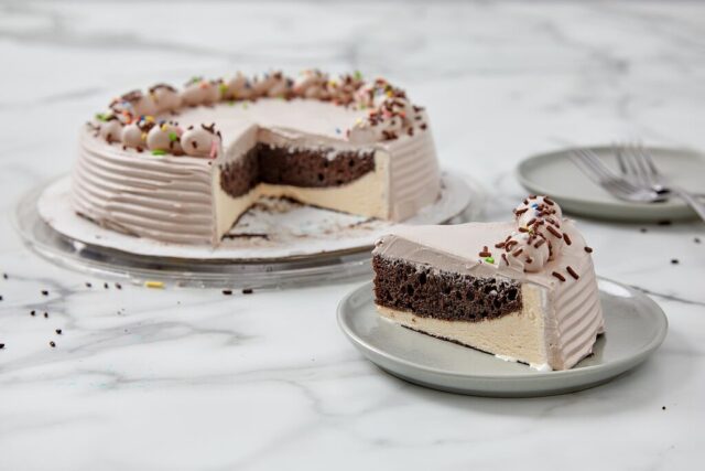 8" Chocolate Vanilla Ice Cream Cake